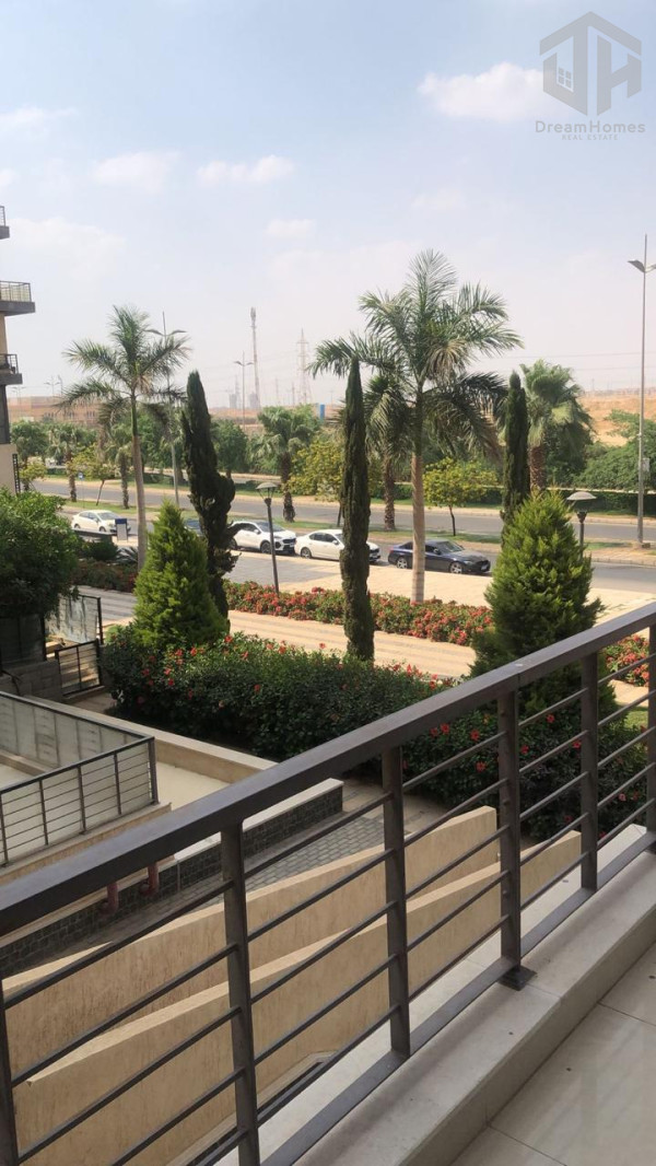 شقه مميزه جدا للبيع بال b6  تشطيبات خاصه بسعر مميز جدا  جدا